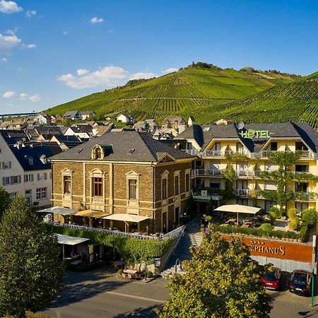 Weinhotel St. Stephanus Цельтинген-Рахтиг Экстерьер фото