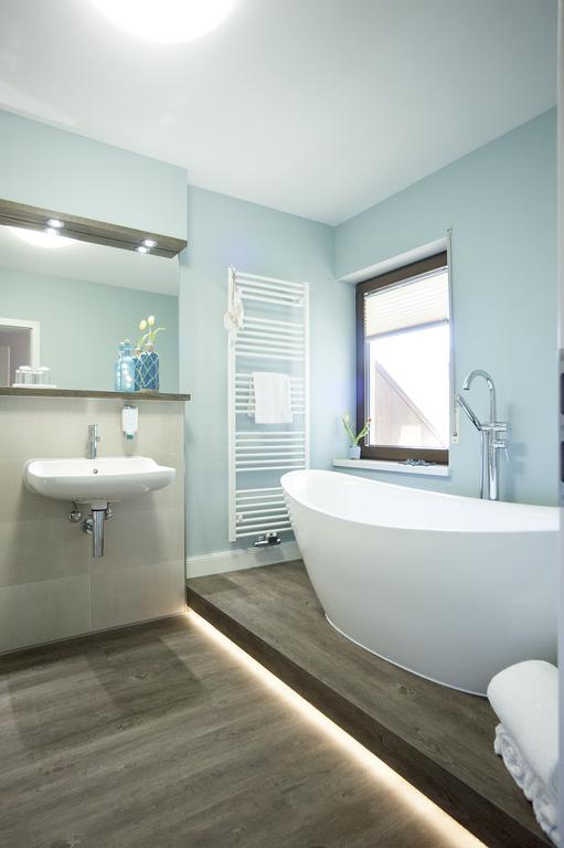 Weinhotel St. Stephanus Цельтинген-Рахтиг Экстерьер фото