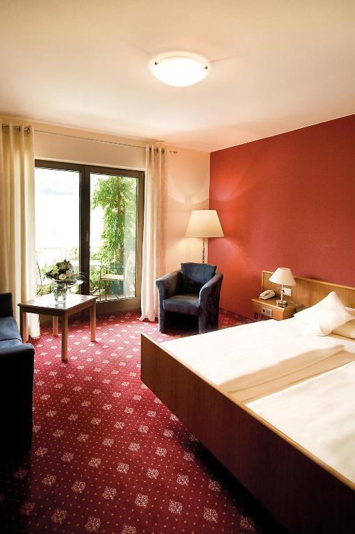 Weinhotel St. Stephanus Цельтинген-Рахтиг Номер фото